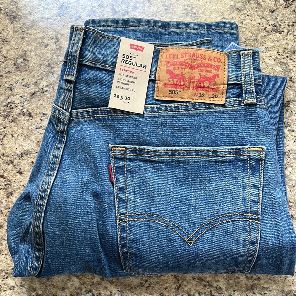 Brand New With Tags- Levi’s 505 Regular 32x 30